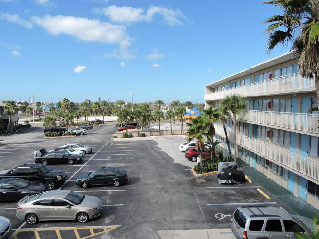 Ocean View - Direct Ocean Front-pool Is Open Apartment