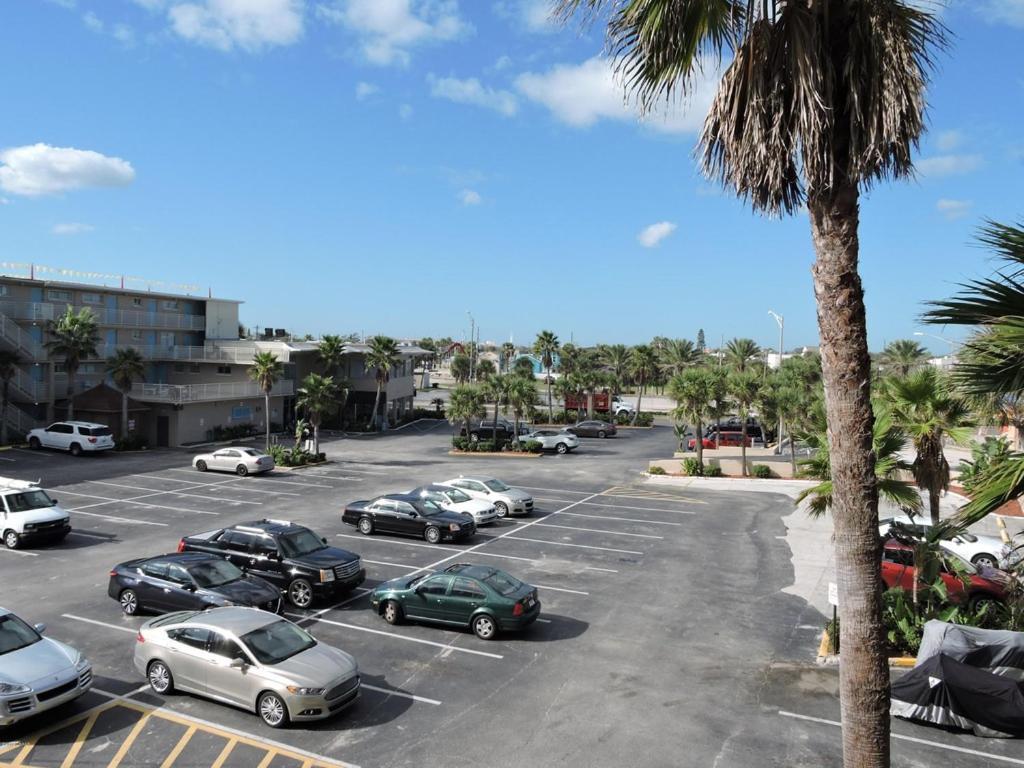 Ocean View - Direct Ocean Front-pool Is Open Appartamento Daytona Beach